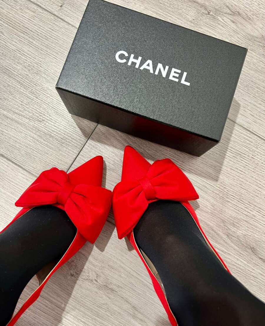 decollete fiocco rosso