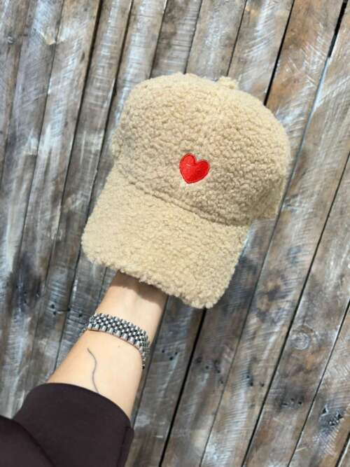 cappellino teddy heart