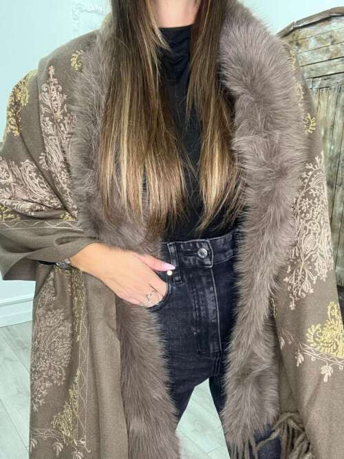 sciarpa mantella marrone