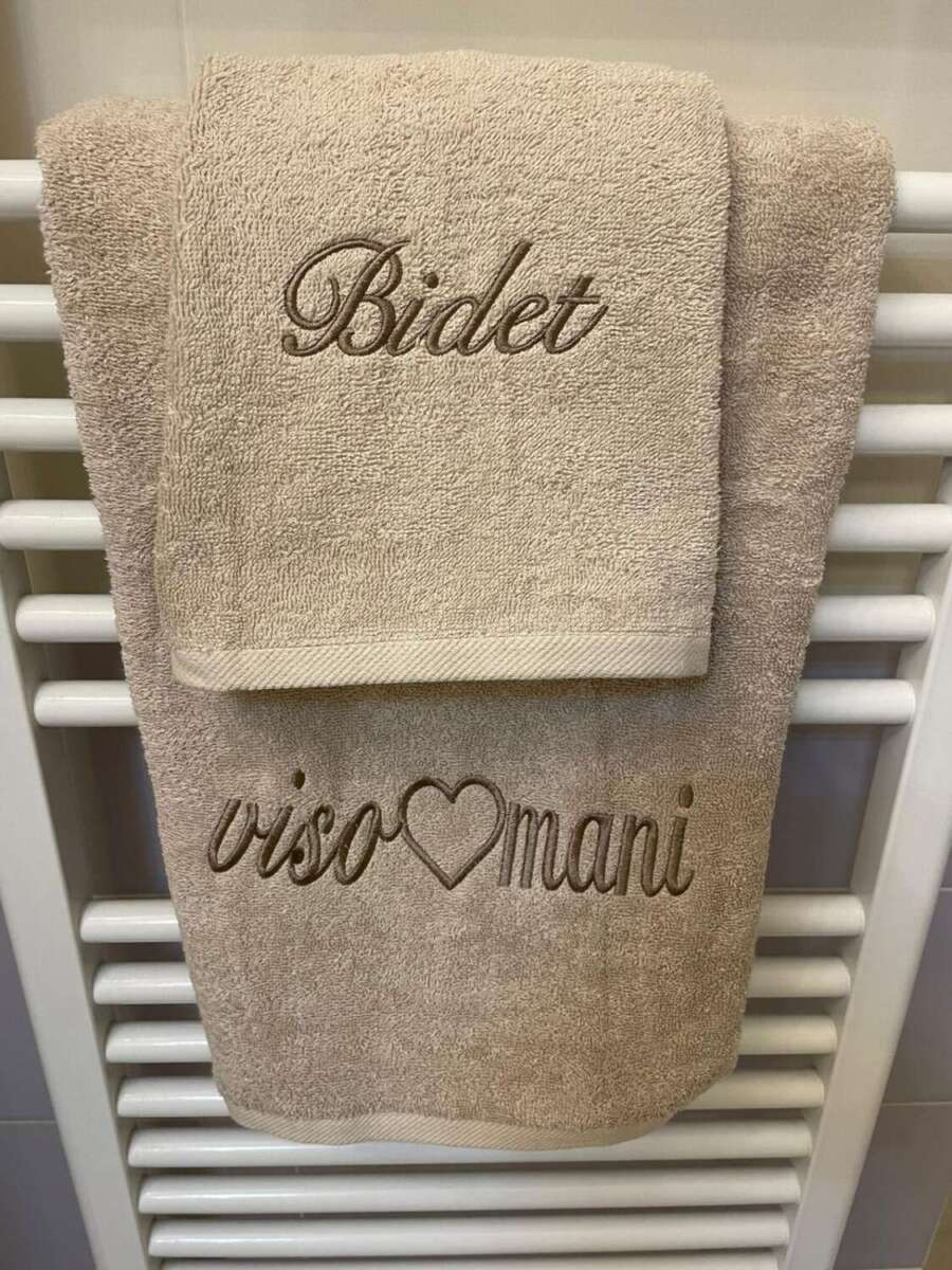 Coppia spugna beige ricamo tortora